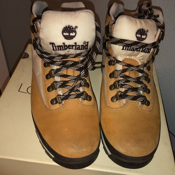 Shoes - Picture 2 of 4